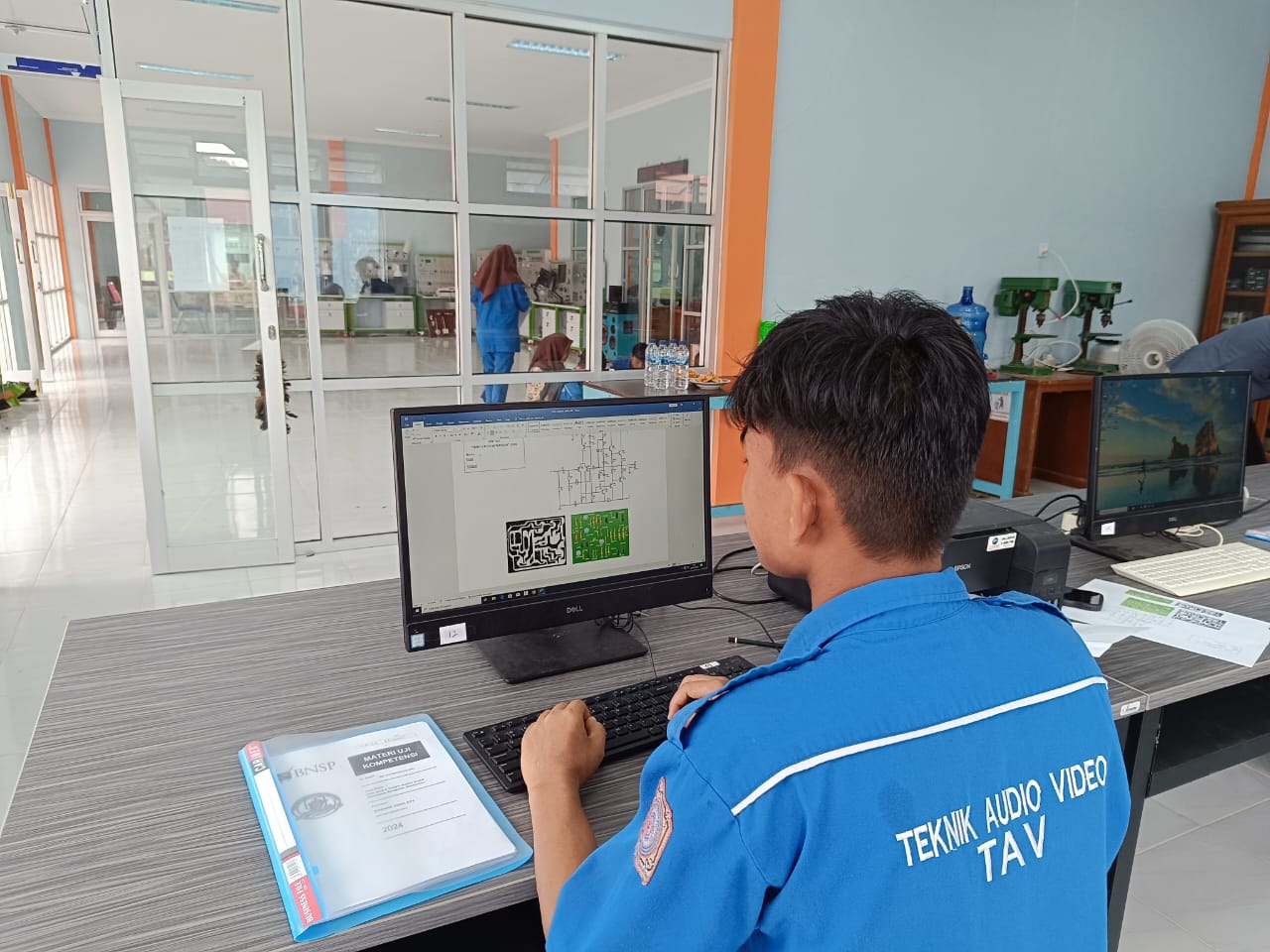 Gambar TEKNIK ELEKTRONIKA INDUSTRI