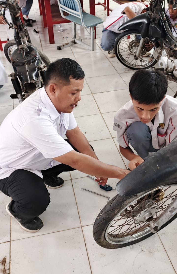 Gambar TEKNIK SEPEDA MOTOR